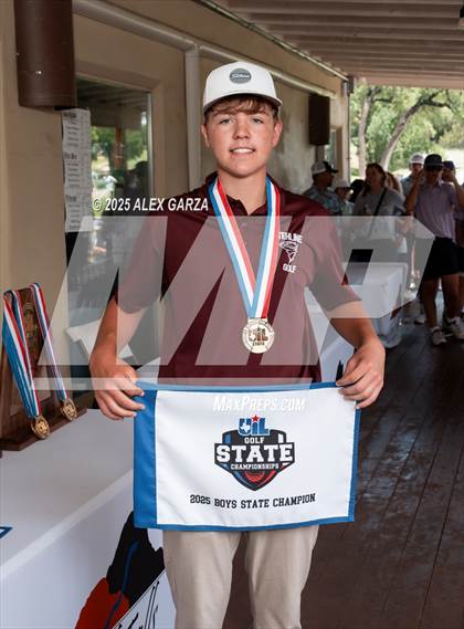 Thumbnail 2 in UIL Golf 1A Boys Final (Awards) photogallery.
