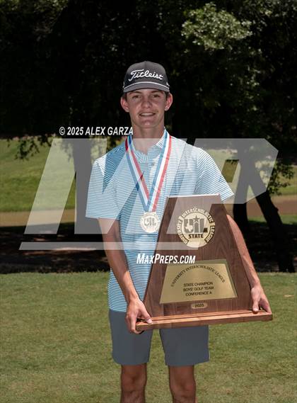 Thumbnail 2 in UIL Golf 1A Boys Final (Awards) photogallery.