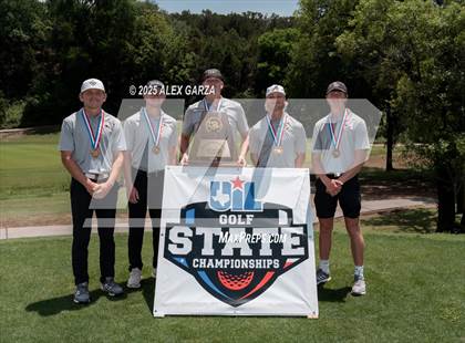 Thumbnail 3 in UIL Golf 1A Boys Final (Awards) photogallery.