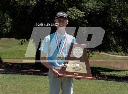 Thumbnail 3 in UIL Golf 1A Boys Final (Awards) photogallery.