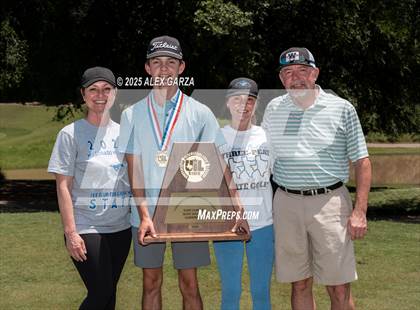 Thumbnail 3 in UIL Golf 1A Boys Final (Awards) photogallery.