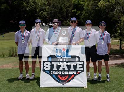 Thumbnail 2 in UIL Golf 1A Boys Final (Awards) photogallery.