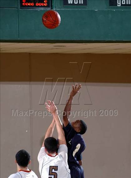 Thumbnail 1 in Cienega vs. Birmingham (MaxPreps Holiday Classic) photogallery.