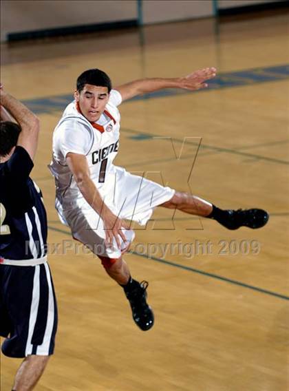 Thumbnail 3 in Cienega vs. Birmingham (MaxPreps Holiday Classic) photogallery.