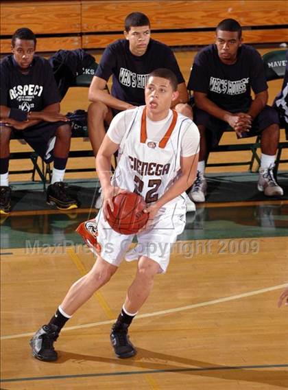 Thumbnail 3 in Cienega vs. Birmingham (MaxPreps Holiday Classic) photogallery.