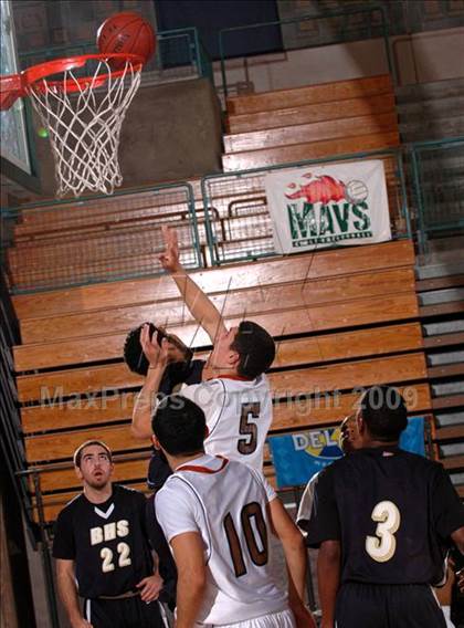 Thumbnail 3 in Cienega vs. Birmingham (MaxPreps Holiday Classic) photogallery.