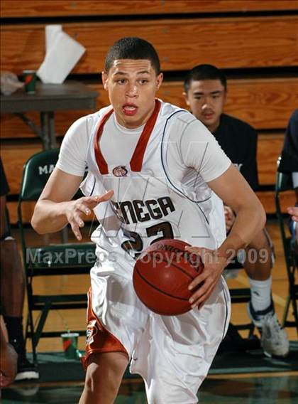 Thumbnail 2 in Cienega vs. Birmingham (MaxPreps Holiday Classic) photogallery.