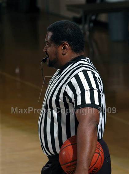 Thumbnail 2 in Cienega vs. Birmingham (MaxPreps Holiday Classic) photogallery.
