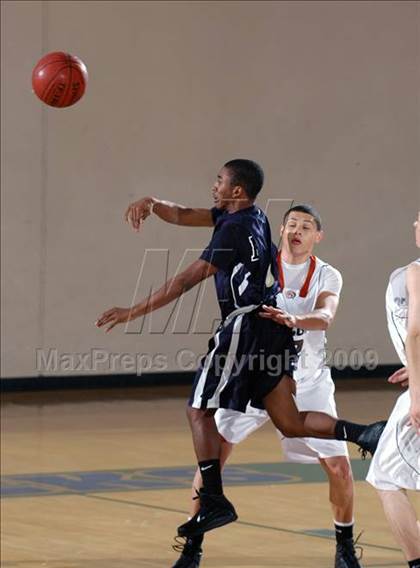 Thumbnail 2 in Cienega vs. Birmingham (MaxPreps Holiday Classic) photogallery.