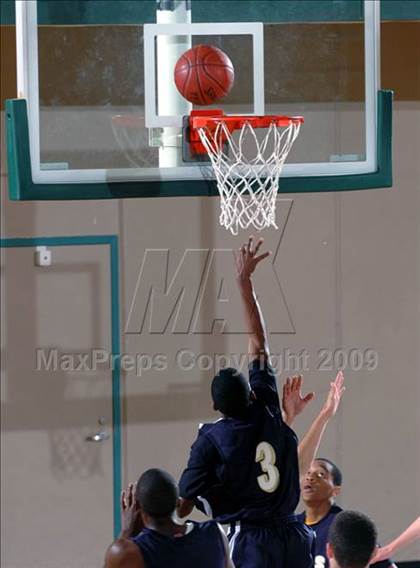 Thumbnail 3 in Cienega vs. Birmingham (MaxPreps Holiday Classic) photogallery.