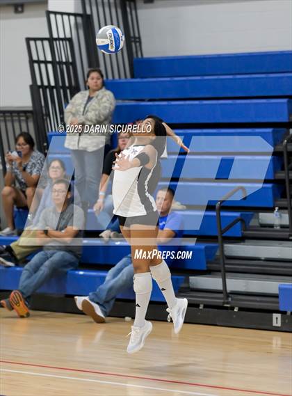 Thumbnail 2 in St. Paul vs Maricopa (Nike Tournament of Champions – Southwest) photogallery.