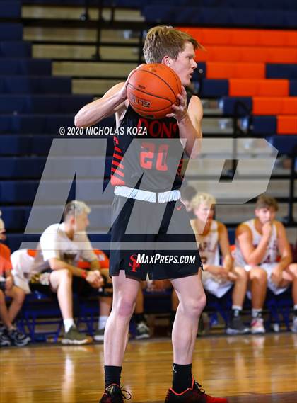 Thumbnail 3 in Maple Mountain vs. Spanish Fork (Tarkanian Classic) photogallery.