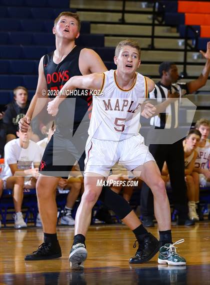 Thumbnail 1 in Maple Mountain vs. Spanish Fork (Tarkanian Classic) photogallery.