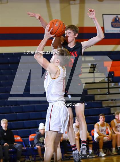 Thumbnail 3 in Maple Mountain vs. Spanish Fork (Tarkanian Classic) photogallery.