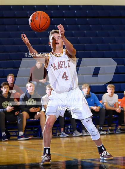 Thumbnail 2 in Maple Mountain vs. Spanish Fork (Tarkanian Classic) photogallery.