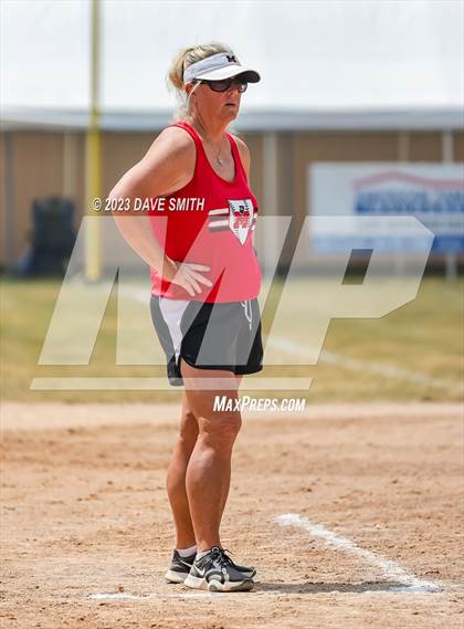 Thumbnail 2 in Beckman vs Monticello (West Delaware Invitational) photogallery.