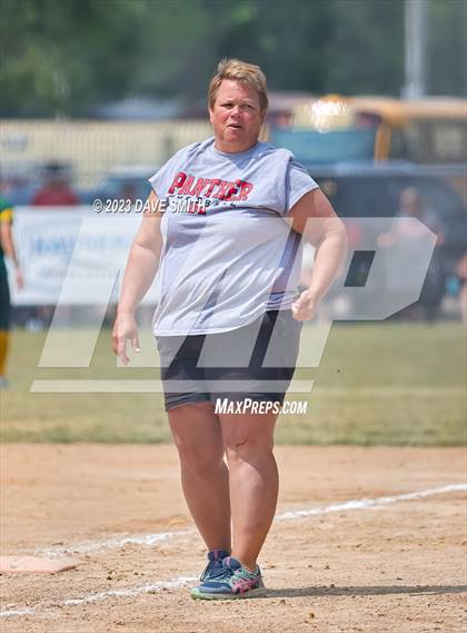 Thumbnail 2 in Beckman vs Monticello (West Delaware Invitational) photogallery.
