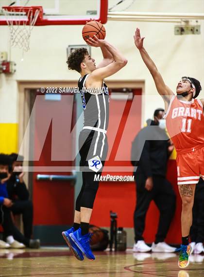 Thumbnail 1 in Grant vs El Camino Real photogallery.