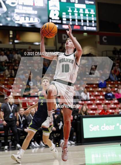 Thumbnail 1 in Green Canyon vs. Timpanogos (UHSAA 4A Quarterfinal) photogallery.