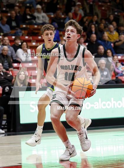 Thumbnail 3 in Green Canyon vs. Timpanogos (UHSAA 4A Quarterfinal) photogallery.