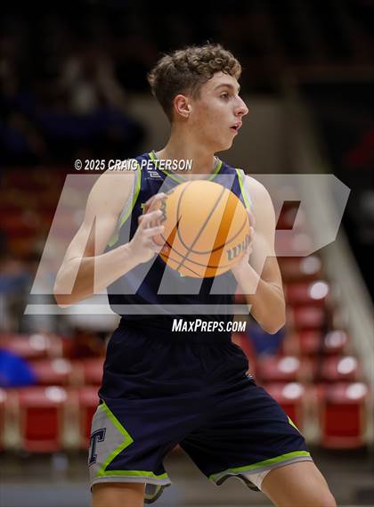 Thumbnail 1 in Green Canyon vs. Timpanogos (UHSAA 4A Quarterfinal) photogallery.