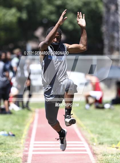 Thumbnail 1 in WAC Championships photogallery.