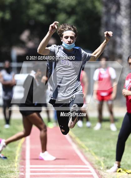 Thumbnail 2 in WAC Championships photogallery.
