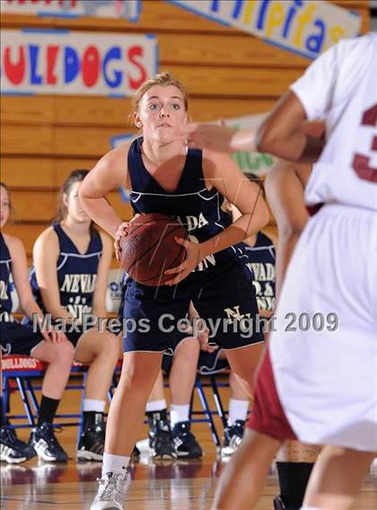 Thumbnail 2 in Nevada Union vs. Natomas (Bulldog Winter Classic) photogallery.