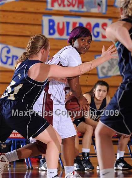Thumbnail 2 in Nevada Union vs. Natomas (Bulldog Winter Classic) photogallery.