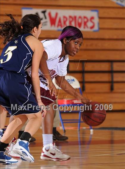 Thumbnail 3 in Nevada Union vs. Natomas (Bulldog Winter Classic) photogallery.