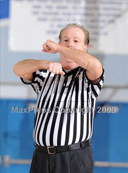 Thumbnail 3 in Nevada Union vs. Natomas (Bulldog Winter Classic) photogallery.