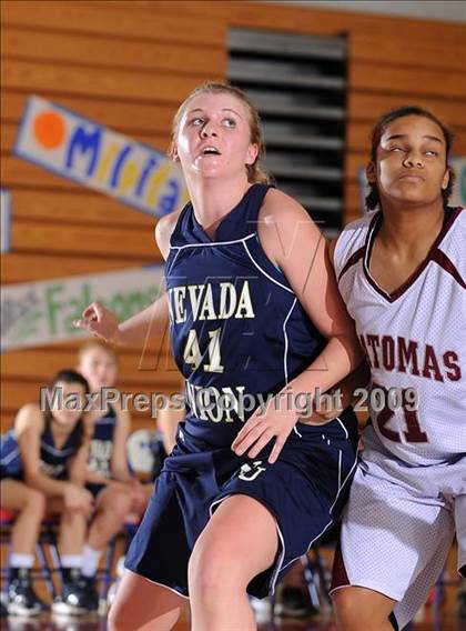 Thumbnail 3 in Nevada Union vs. Natomas (Bulldog Winter Classic) photogallery.