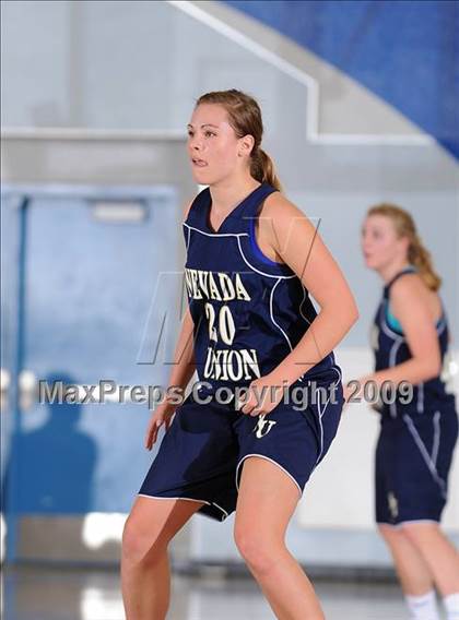 Thumbnail 1 in Nevada Union vs. Natomas (Bulldog Winter Classic) photogallery.