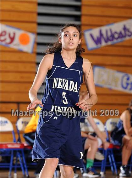 Thumbnail 2 in Nevada Union vs. Natomas (Bulldog Winter Classic) photogallery.