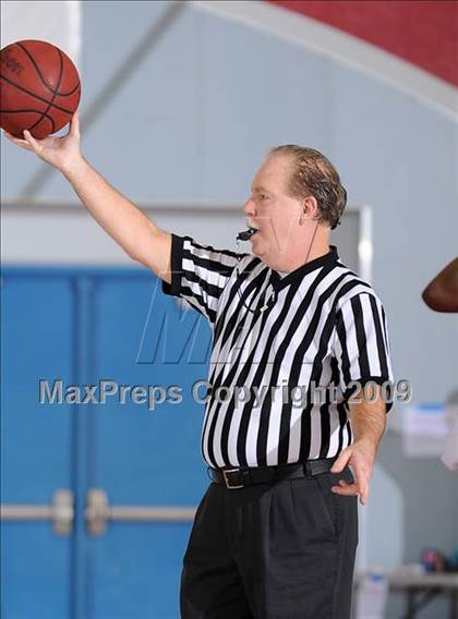 Thumbnail 2 in Nevada Union vs. Natomas (Bulldog Winter Classic) photogallery.