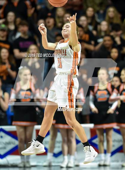 Thumbnail 1 in Batesville vs Berryville (AAA 4A Final) photogallery.