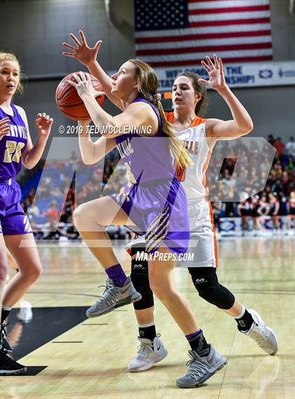 Thumbnail 3 in Batesville vs Berryville (AAA 4A Final) photogallery.