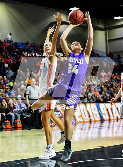 Thumbnail 2 in Batesville vs Berryville (AAA 4A Final) photogallery.
