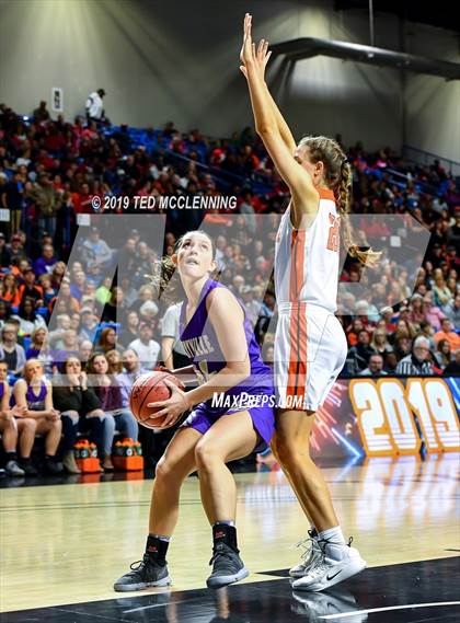 Thumbnail 3 in Batesville vs Berryville (AAA 4A Final) photogallery.