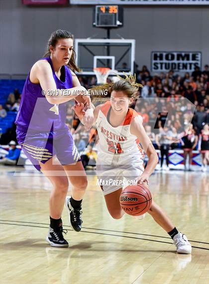 Thumbnail 3 in Batesville vs Berryville (AAA 4A Final) photogallery.