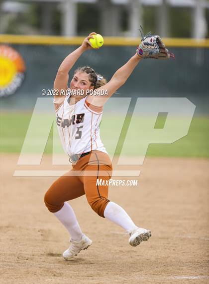 Thumbnail 3 in Dinuba @ Selma photogallery.