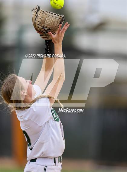 Thumbnail 3 in Dinuba @ Selma photogallery.