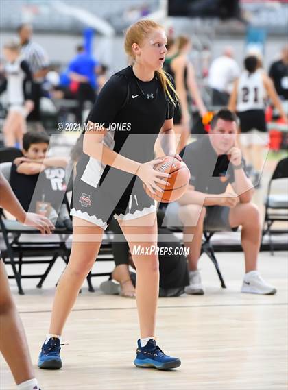 Thumbnail 3 in Gilbert vs. Verrado - Section 7 Basketball Tournament photogallery.