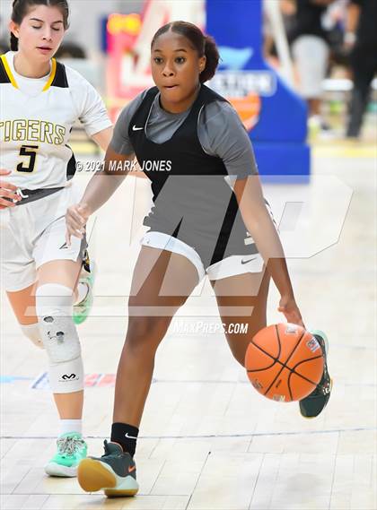 Thumbnail 3 in Gilbert vs. Verrado - Section 7 Basketball Tournament photogallery.