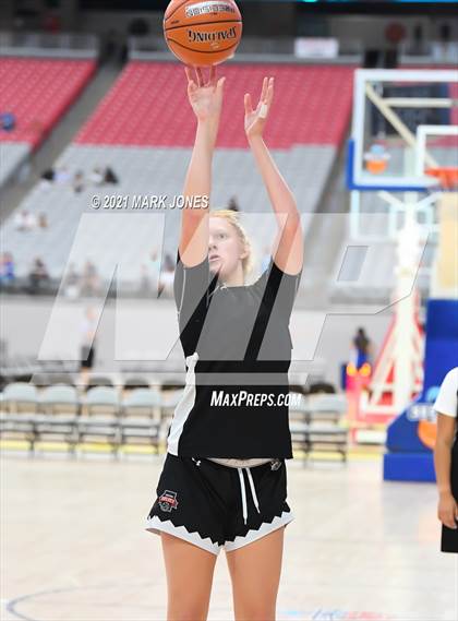 Thumbnail 3 in Gilbert vs. Verrado - Section 7 Basketball Tournament photogallery.