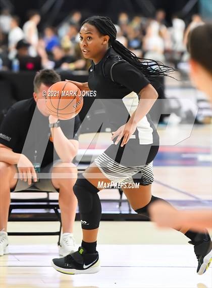 Thumbnail 3 in Gilbert vs. Verrado - Section 7 Basketball Tournament photogallery.