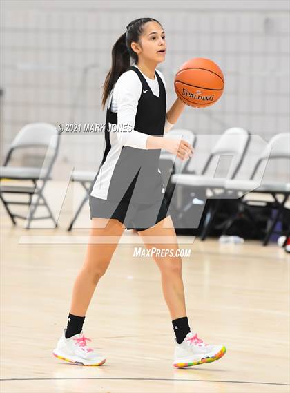 Thumbnail 1 in Gilbert vs. Verrado - Section 7 Basketball Tournament photogallery.