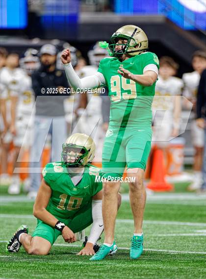 Thumbnail 2 in Buford vs. Carrollton (GHSA 6A Championship) photogallery.