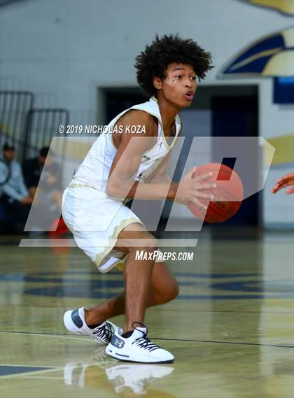 Thumbnail 2 in St. John Bosco vs. La Mirada (St. John Bosco-Gahr Classic) photogallery.