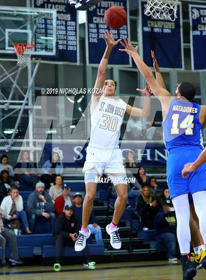 Thumbnail 2 in St. John Bosco vs. La Mirada (St. John Bosco-Gahr Classic) photogallery.